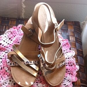 Stylish Bandolino Leopard Print Sandals